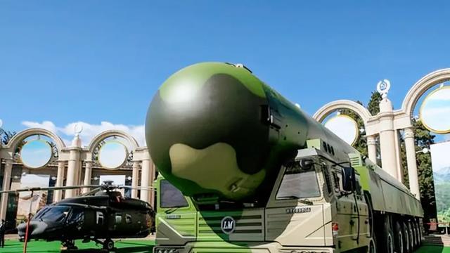 美专家：别总想插手武统，美国必须明白，中国导弹会瞄准美国本土