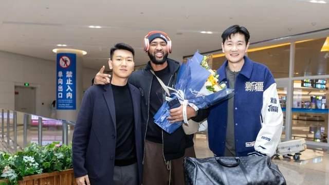 淘汰出局！总经理场边指挥引众怒 卖赵睿换场馆运营拉胯？