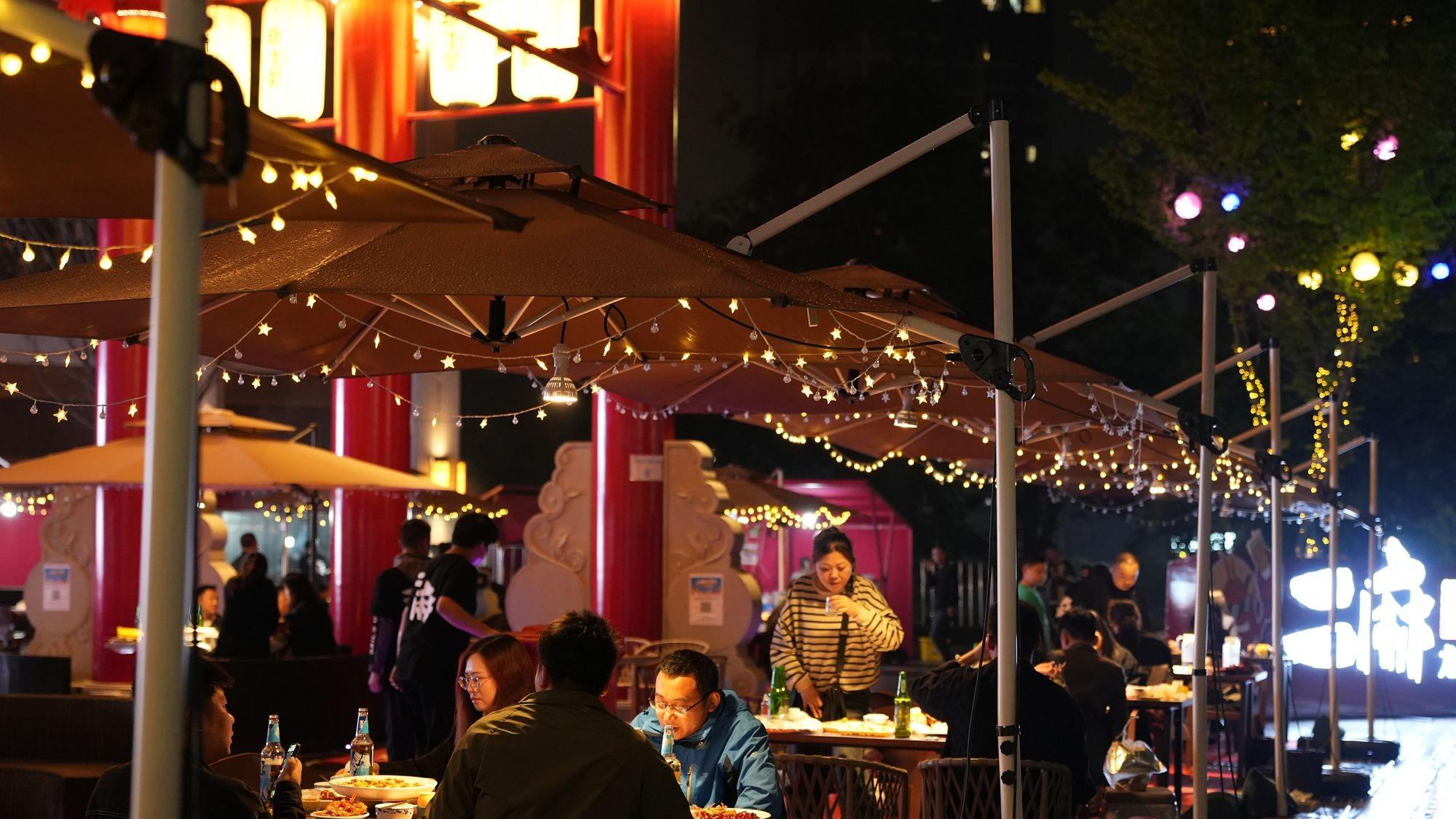 四川隆昌新街里，从牌坊到网红店，这里藏着隆昌不愿明说的秘密