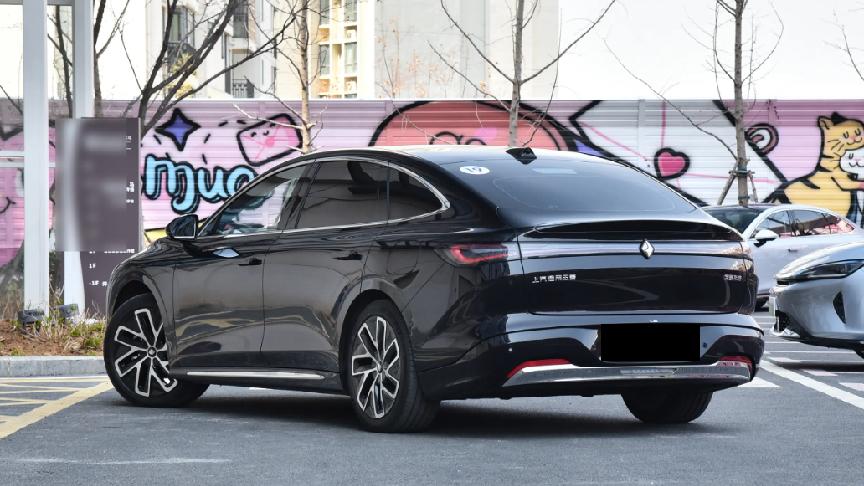 13.38万就能买C级车，纯电续航600km，宝骏享境EV凭实力出圈？