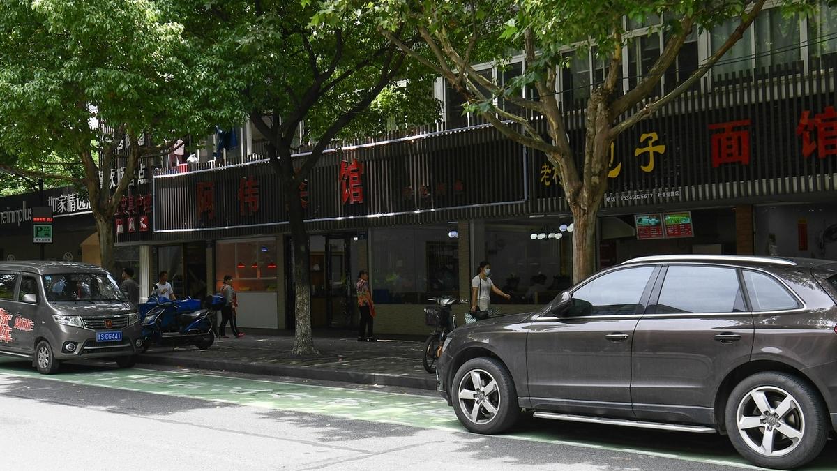 市民反映，未交付路段，有辅警贴单不合理