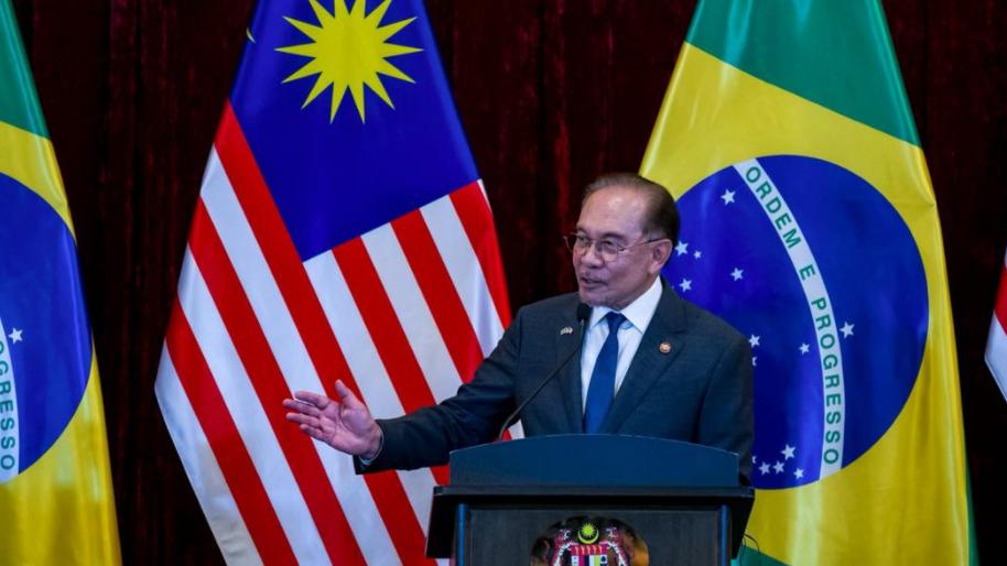 东盟主席国换人，菲律宾上位，第一把火烧向南海？解放军划落弹区