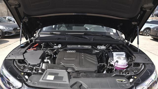 奥迪Q5L：我都跌至24.48万起了，真降不动了