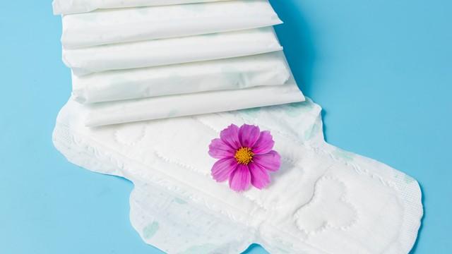 又一品牌被曝拆出活虫：频频塌房的卫生巾行业