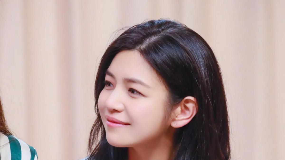 陈妍希保温杯里装威士忌



保温杯里装的不是枸杞，而是威士忌？陈妍希拍吻戏前还