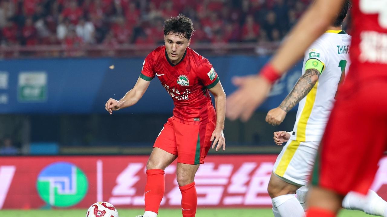 官方：阿卜杜肉苏力手术顺利完成，将缺阵数日无缘客战武汉三镇