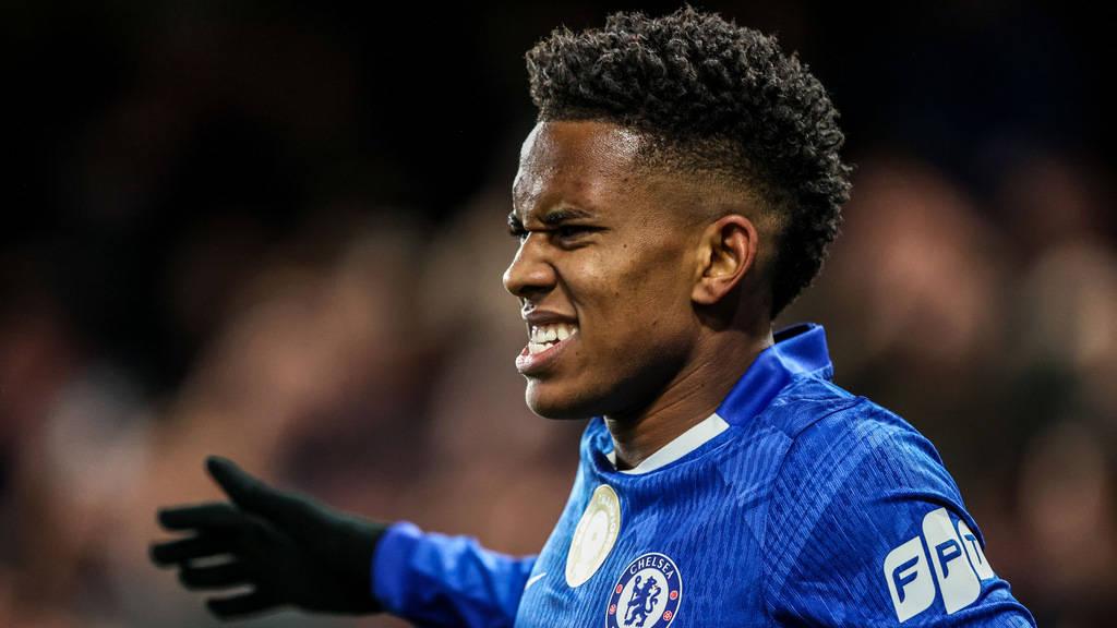 欧冠早报：切尔西3进球被吹3-0巴萨 瓜帅轮换10人玩脱