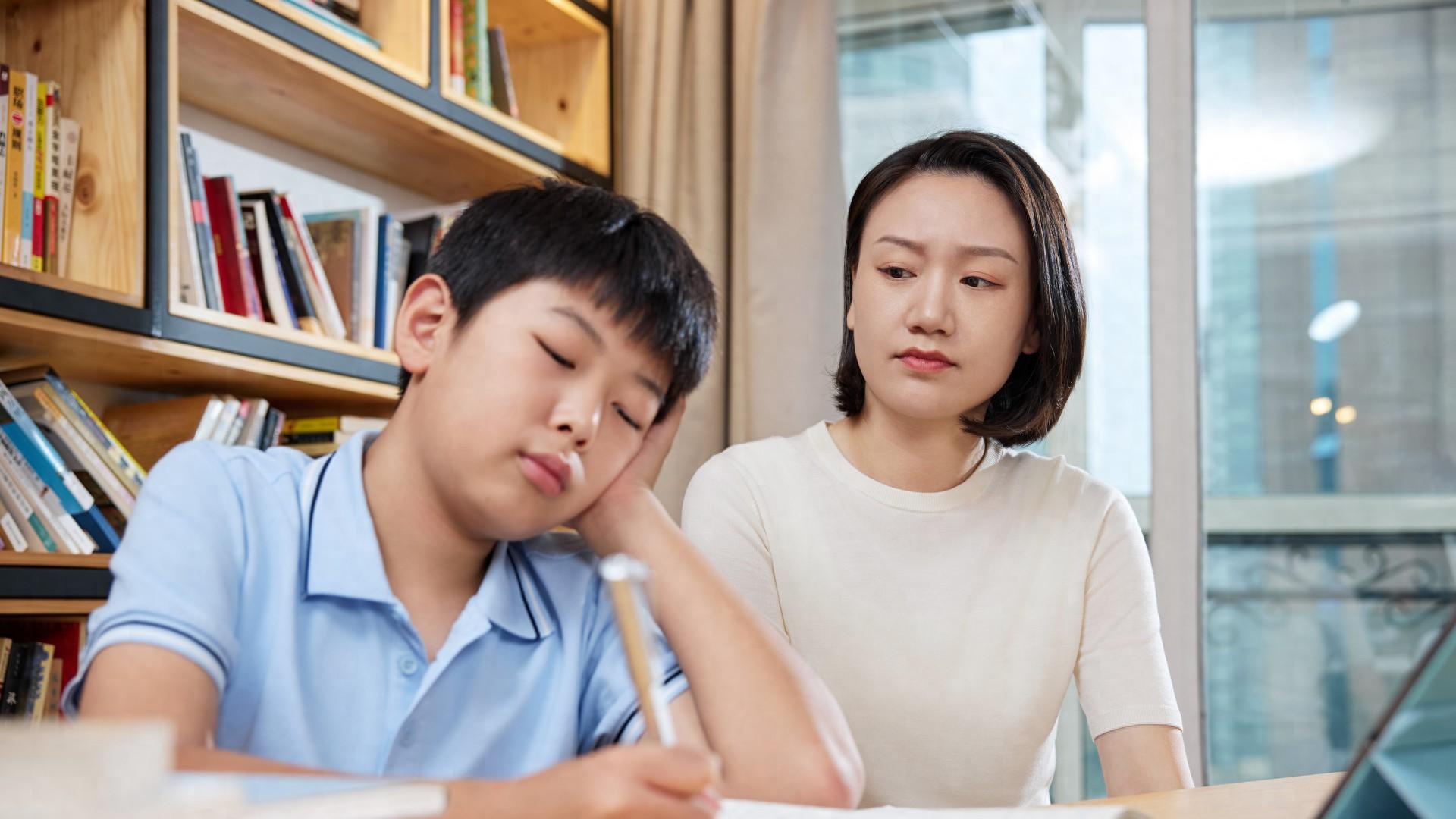 废掉一个孩子最快的方式，就是对他太好！你的包办，正养成“巨婴”和“空心病”