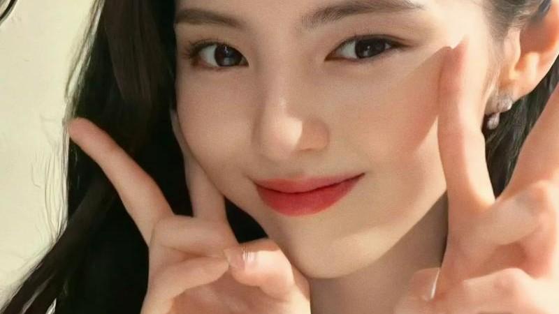 “顶级小三”韩素希！从剧里插足到剧外，财阀宠儿一手好牌打稀烂