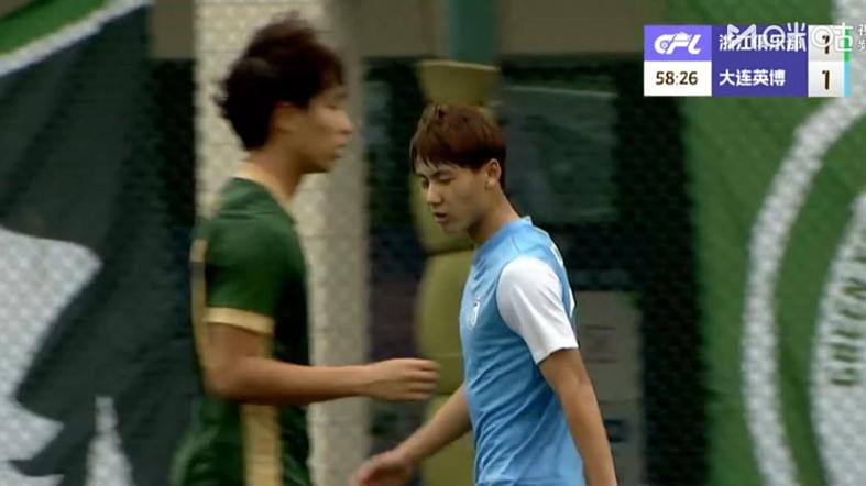 破案了！难怪李国旭不用赵佳楠，小毛丢球双手一摊，14号堪称“小胡兆军”