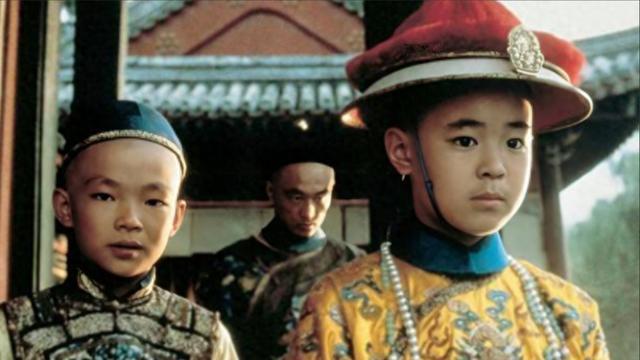溥仪在养心殿游玩，无意间发现了一道密旨，揭开了九子夺嫡的内幕