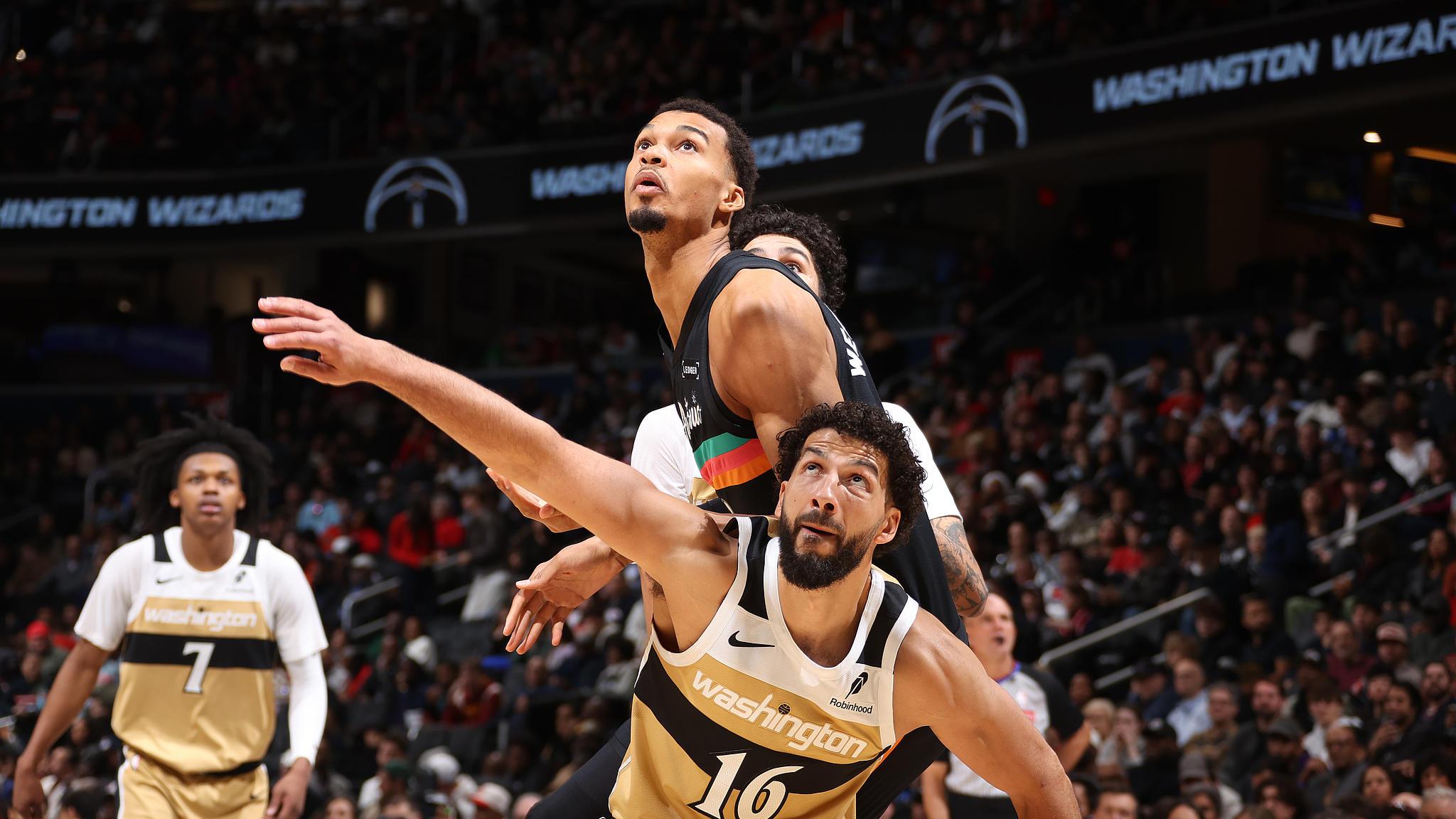 惊艳数据：布伦森47+8+0，威少斩获NBA传奇时刻！