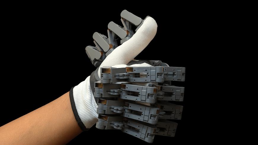 SenseGlove R1外骨骼手套专为机器人遥操作设计