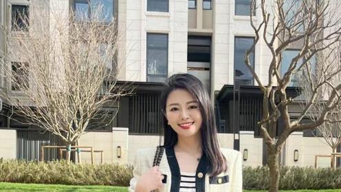 阔腿裤早就失宠了！今年最流行这3种“裤子”，时髦百搭还显瘦