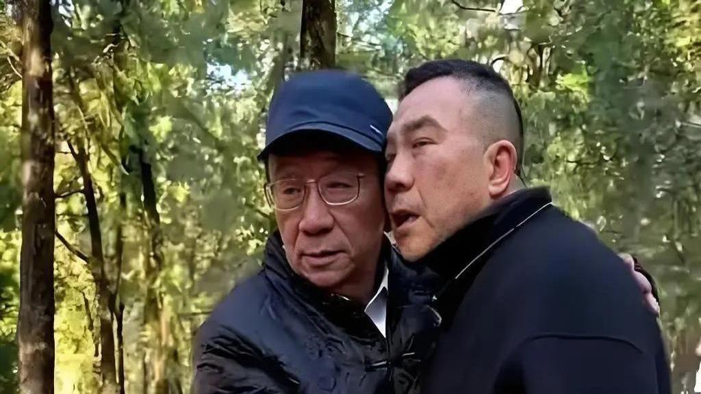 侯耀华杨议师徒风波实为炒作



侯耀华和杨议的师徒风波反转再反转，这瓜吃的我腮