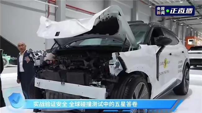 从碰碰车乱撞到权威认证，领克 08 EM-P 安全实力全曝光