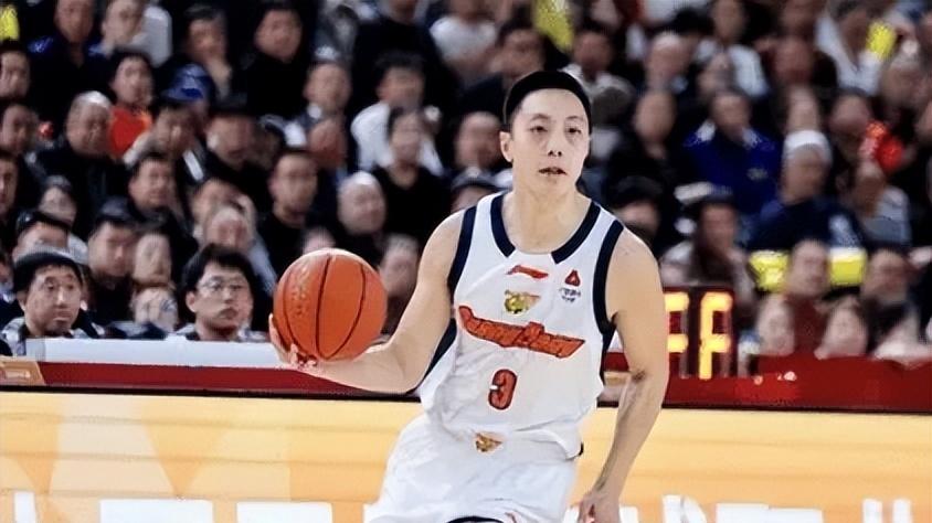 广东98-74天津 球员评价：3人优秀，3人及格，5人低迷