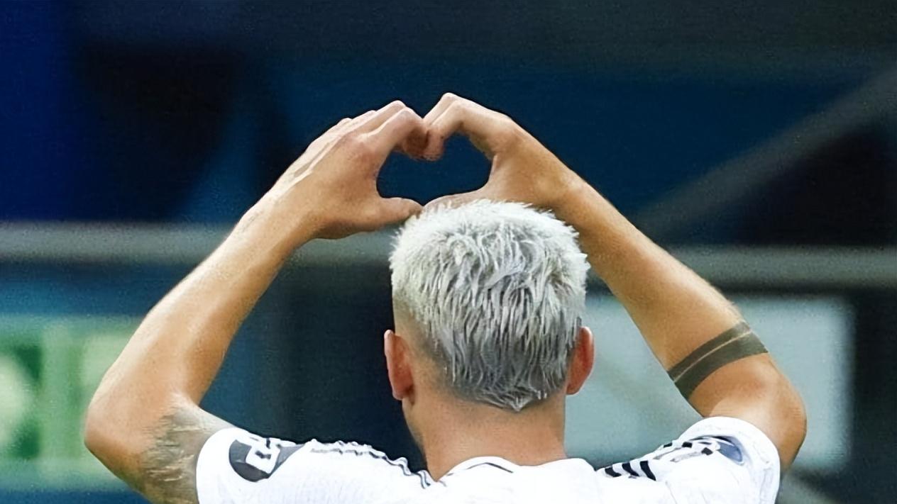 22岁佩德里再成“年度最累”球员，赛季出场67场，亚马尔可悠着点