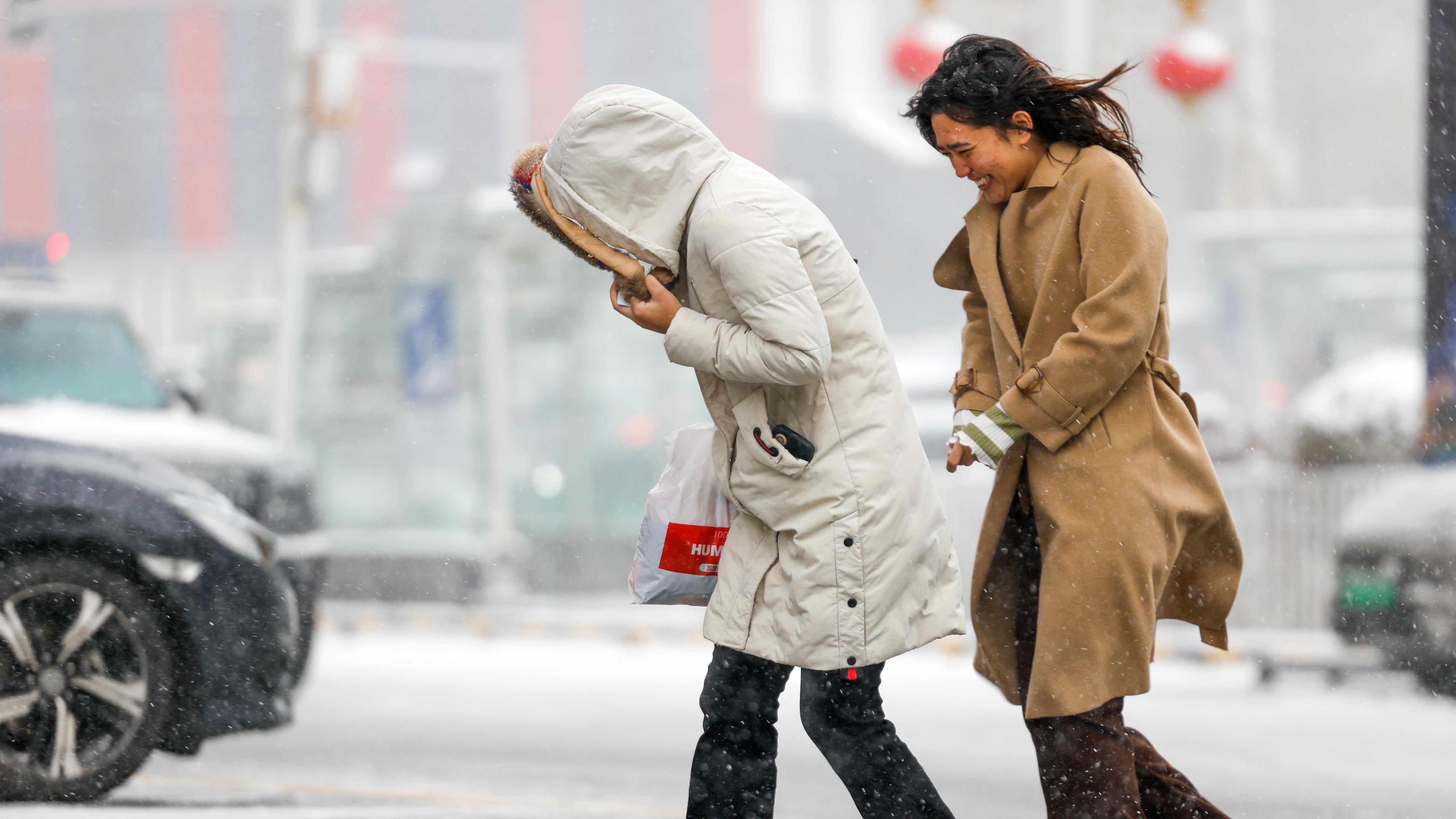 还要更冷？气象台：强冷空气来袭，持续降温8度以上，席卷多地