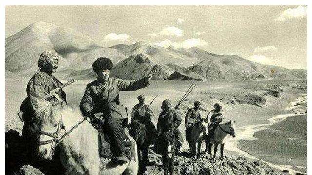 23岁就当上军长，毛主席初次见他，好奇道：堂堂军长为何拿长枪？