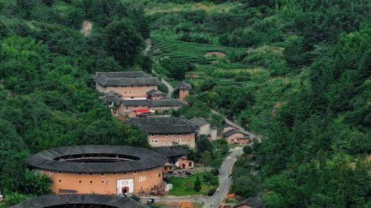 漳州土楼探访：客家建筑与田园风光的随笔