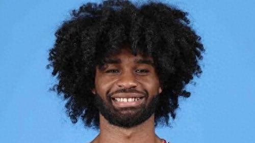 基迪中圈三分绝杀公牛赛季双杀湖人，詹姆斯背靠背尽显疲惫