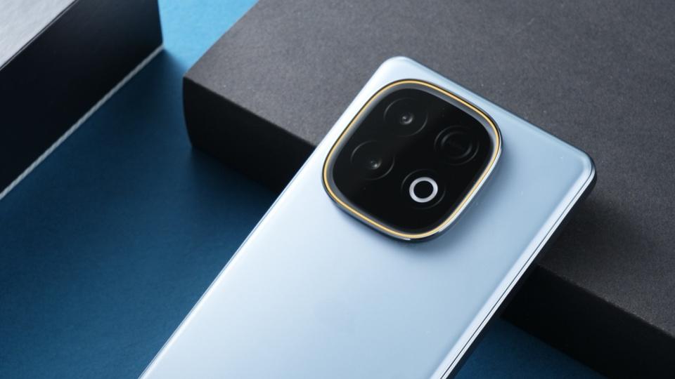 春节前中端机大乱斗：5款新机来袭，谁将称霸市场？