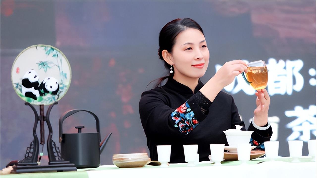 四川茶行业的“杨门女将”——酒茶集团天府龙芽杨丽莉从业录
