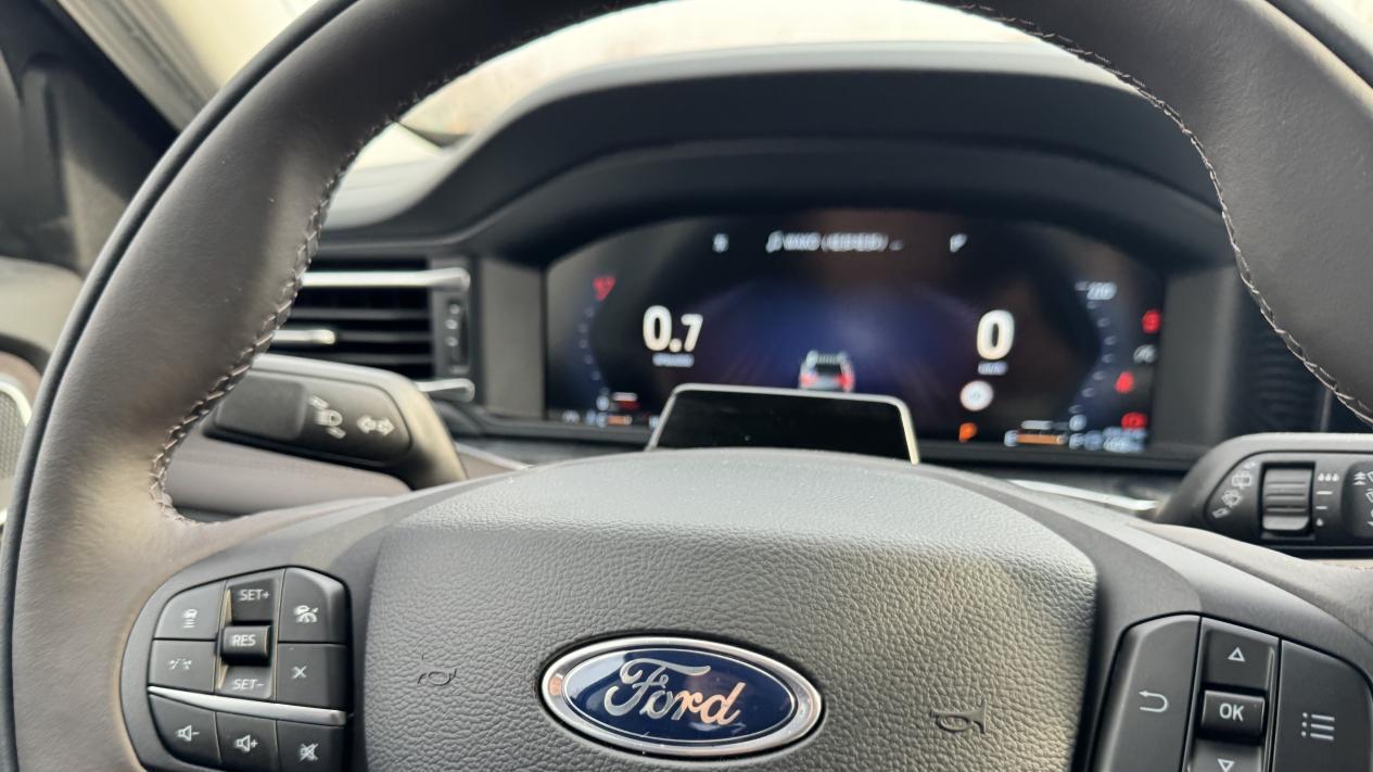 探险者的空间还是不错，中偏上的水平