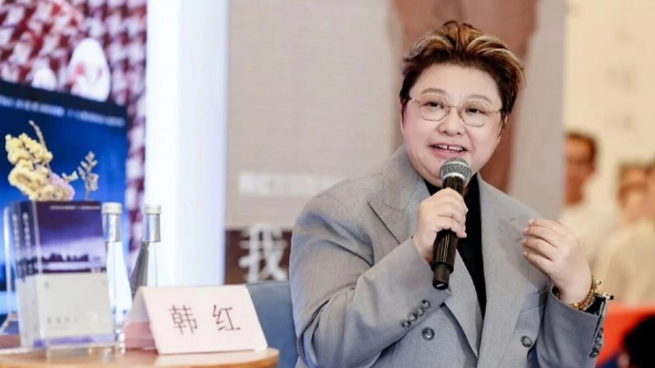 香港有难，娱乐圈齐支援！周深张柏芝捐百万，韩红基金会千万出手，暖心行动曝光