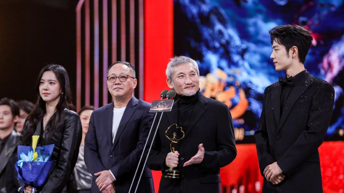 北京这晚，江湖地位、人情世故，在74岁张艺谋身上体现的淋漓尽致