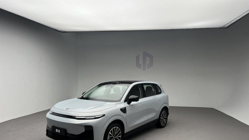 零跑卷起“B”计划，“价格屠夫”盯上年轻人