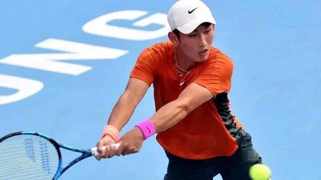 ATP250香港站! 商竣程2-0开启新赛季, 挺进16强! 布云朝克特首秀惜败