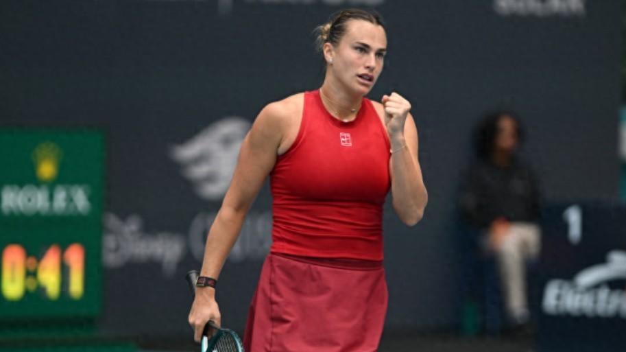 萨巴伦卡2-0横扫保利尼，首进迈阿密决赛