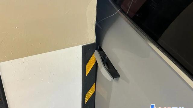 价格过千，维修隐藏式门把手为何这么贵？