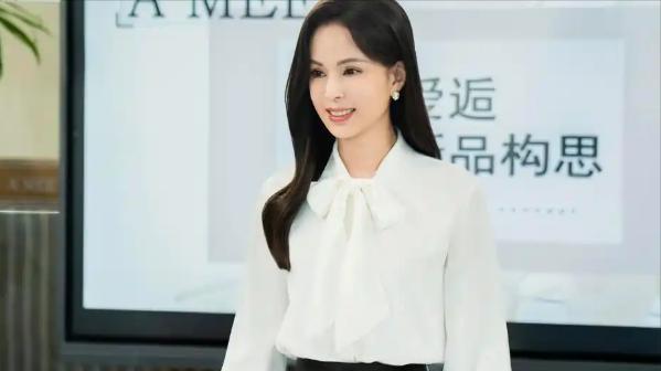 李若彤：昔日“小龙女”化身短剧女王，中年女演员破局启示录