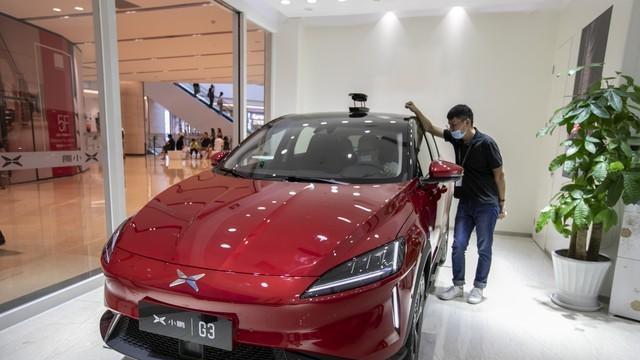 2025款小鹏G6上市，起售价卖17.68万元，各方反应为啥不一呢？