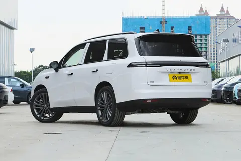 零跑C16 280激光雷达版车主：二排独立座椅+小桌板，全家出行神器