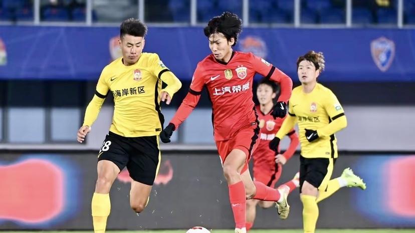 拒绝提前掉队，海港仍存争冠希望，夏窗调整成关键