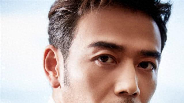 杨烁：从 “小包总” 的高光到争议缠身，他在娱乐圈经历了什么？