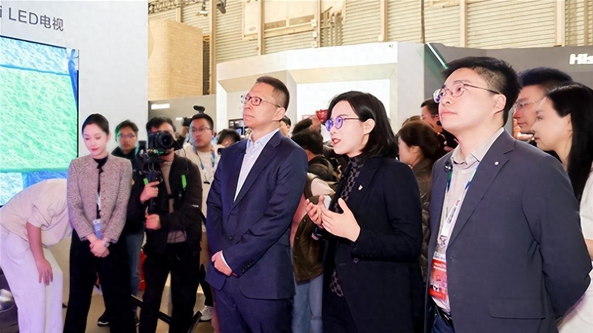 张朝阳亲临AWE，深度解读海信RGB-Mini LED的独特之处