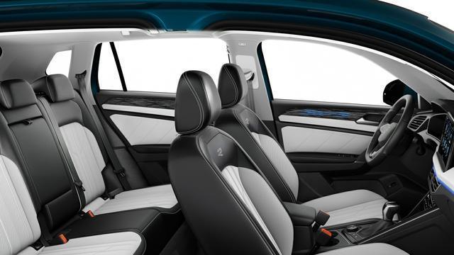 20万级两款热门SUV，探岳荣放怎么选？