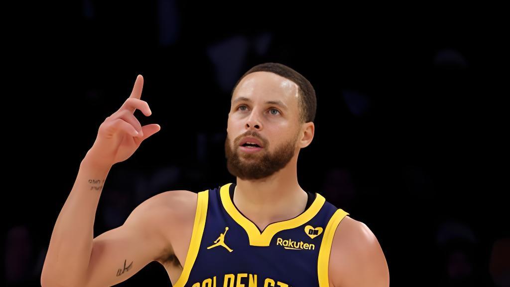 三分之神再临人间！库里56分封神夜铸就NBA不朽传奇