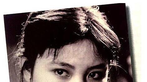 17 岁陈冲凭什么靠《小花》封神？全在眼神里