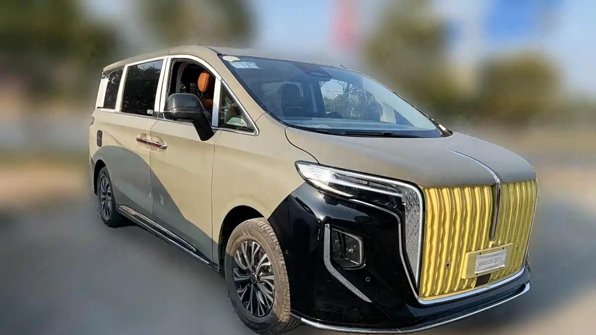 新款红旗HQ9测试谍照曝光，内饰变化大，理想同款联屏