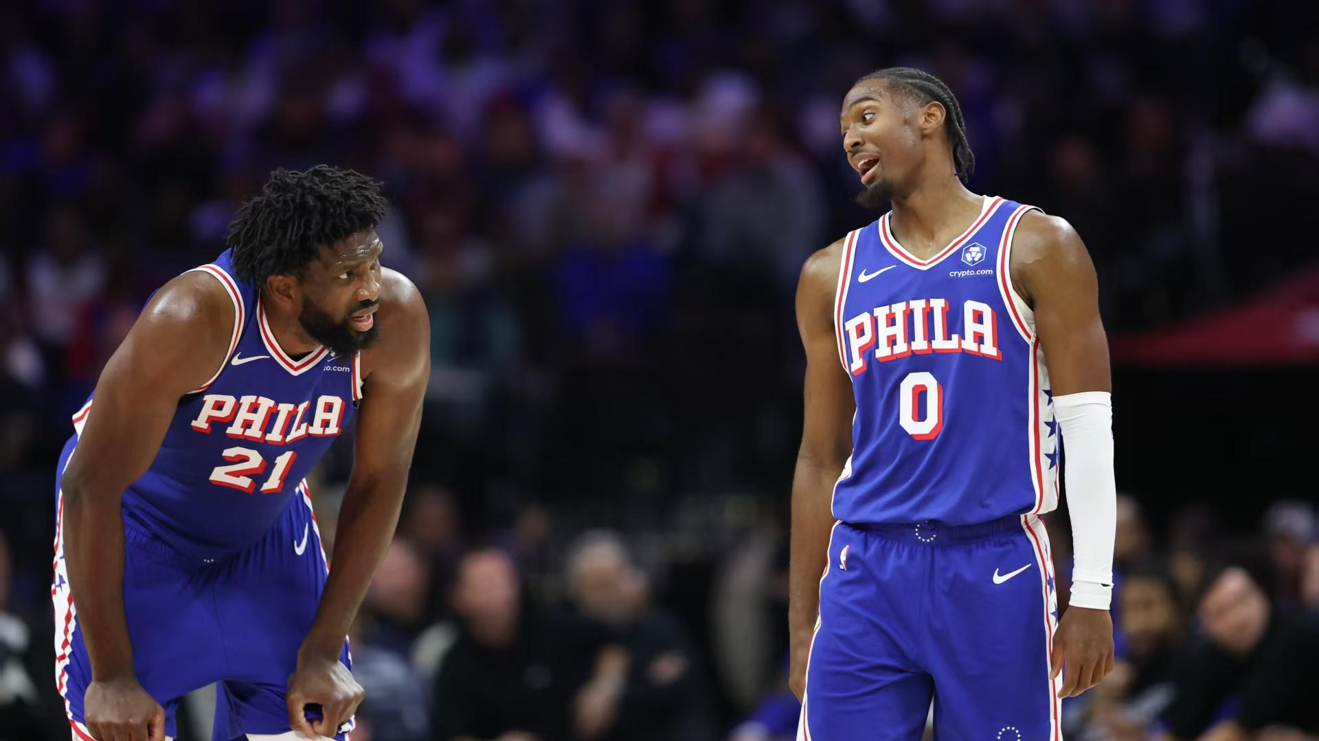 24分大胜！马克西26+6+7，乌布雷单节22分，76人送对手6连败