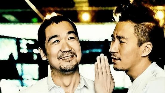 张国立的“坑爹”儿子，42岁独居泰国生活奢靡，外网常发黑白照