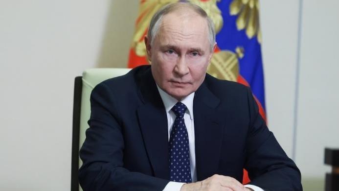 美俄通话结束，双方都很满意，泽连斯基心里没底，想和特朗普谈谈