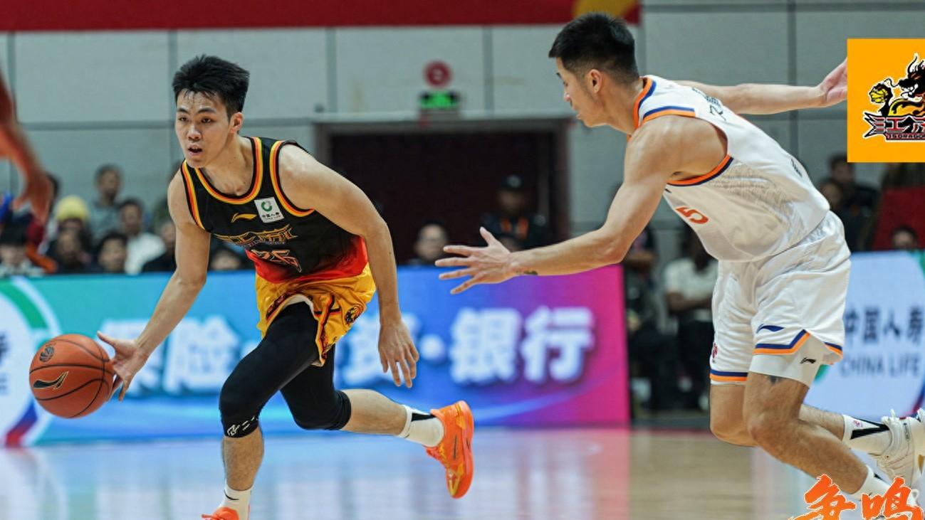 2025-2026赛季CBA第三轮，广东惊险晋级前三，江苏三连败引争议，北京补强阵容成夺冠热门。
