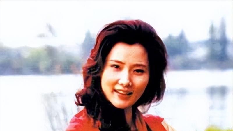 因长相太美无人敢追，父亲为她终身不娶，一个女人魅力究竟有多大